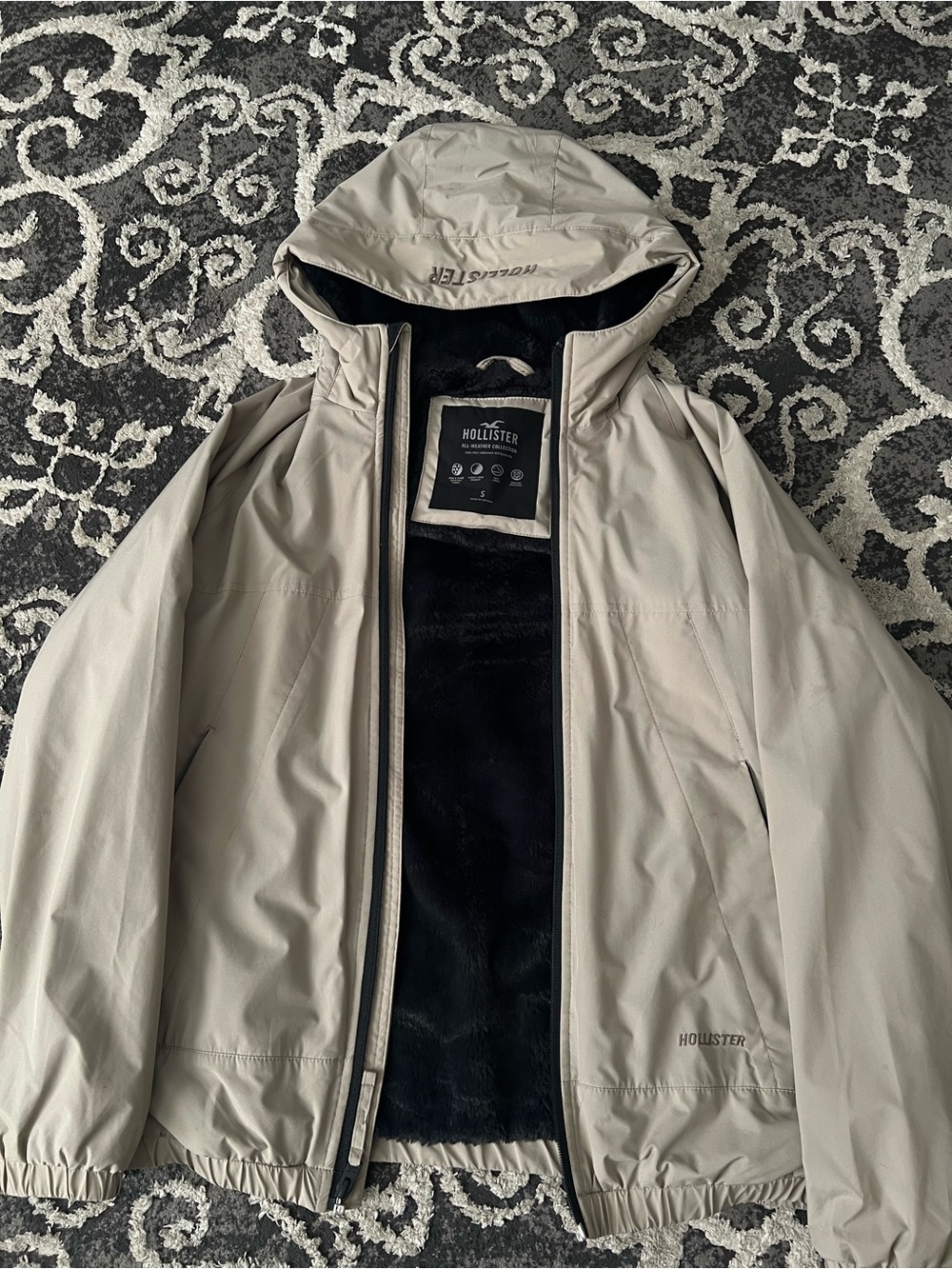 Hollister Co. tan & cream jacket #hollister #outerwear